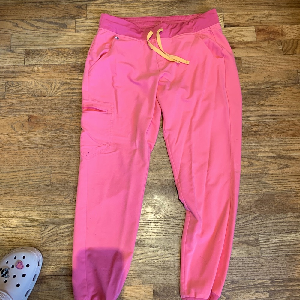Figs Neon pink Zamora joggers size M